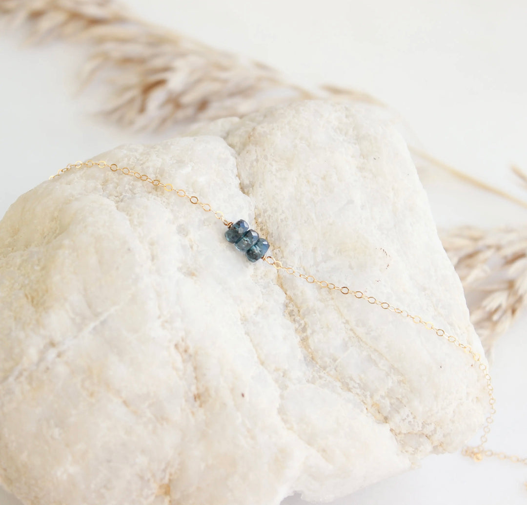 Hello Adorn Trey Gemstone Necklace Kyanite